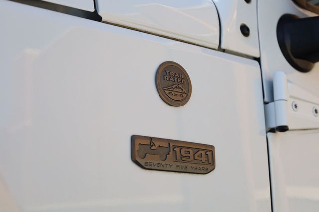 2017 Jeep Wrangler Unlimited 75th Anniversary 4x4 - 22928722 - 32