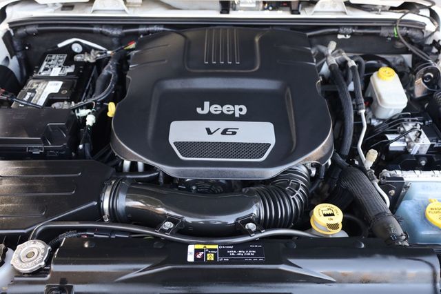 2017 Jeep Wrangler Unlimited 75th Anniversary 4x4 - 22928722 - 33