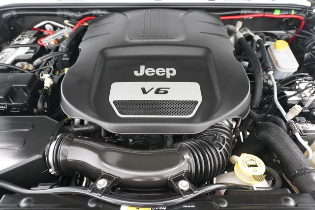 2017 Jeep Wrangler Unlimited Rubicon Recon 4x4 - 22796814 - 24