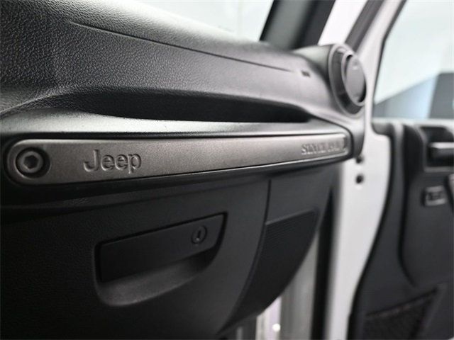 2017 Jeep Wrangler Unlimited Sport 4x4 - 22847354 - 12