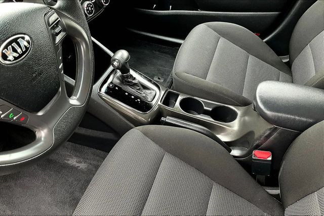2017 Kia Forte LX Automatic - 22887502 - 28