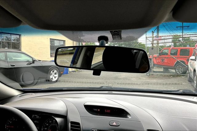 2017 Kia Forte LX Automatic - 22887502 - 29