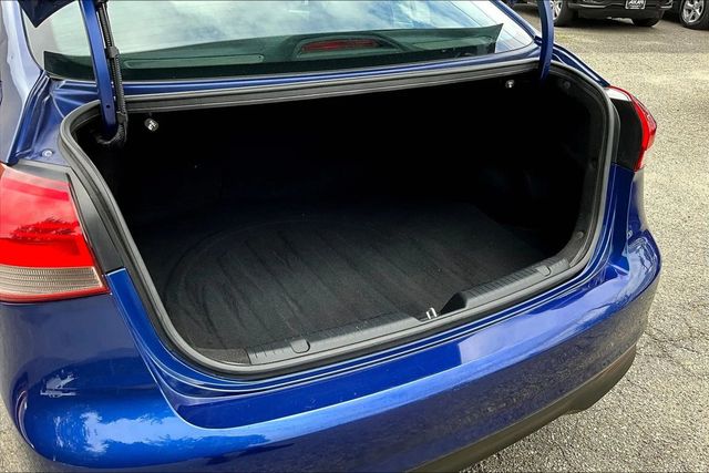 2017 Kia Forte LX Automatic - 22887502 - 31