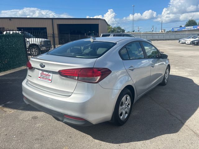 2017 Kia Forte LX Manual - 22886865 - 3