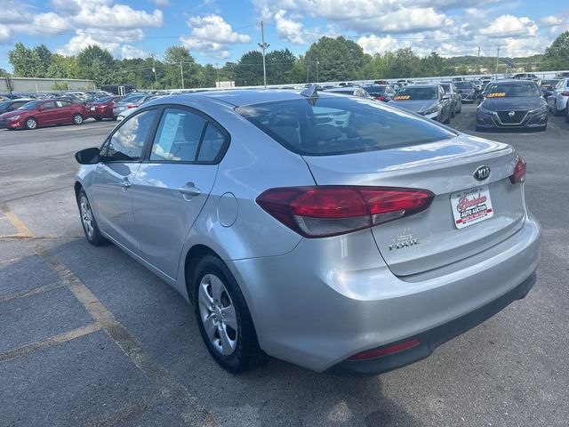 2017 Kia Forte LX Manual - 22886865 - 5