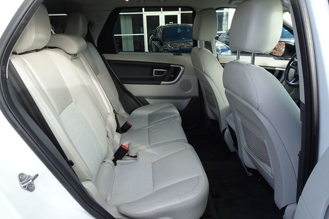 2017 Land Rover Discovery Sport SE 4WD - 22938580 - 11