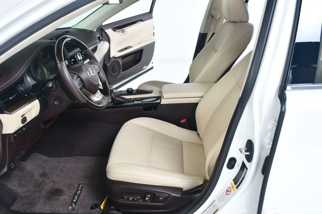 2017 Lexus ES ES 350 Sedan - 22937557 - 24