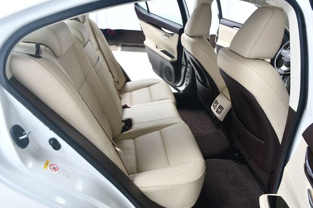 2017 Lexus ES ES 350 Sedan - 22937557 - 33