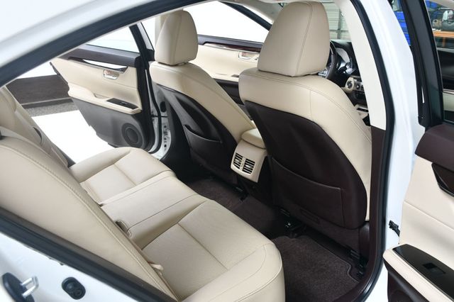 2017 Lexus ES ES 350 Sedan - 22937557 - 34