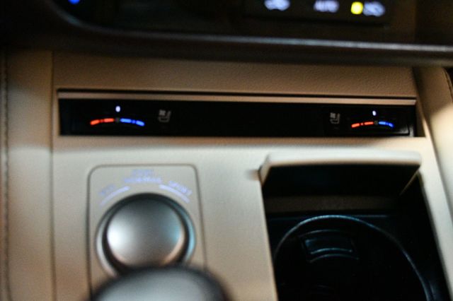 2017 Lexus ES ES 350 Sedan - 22937557 - 52