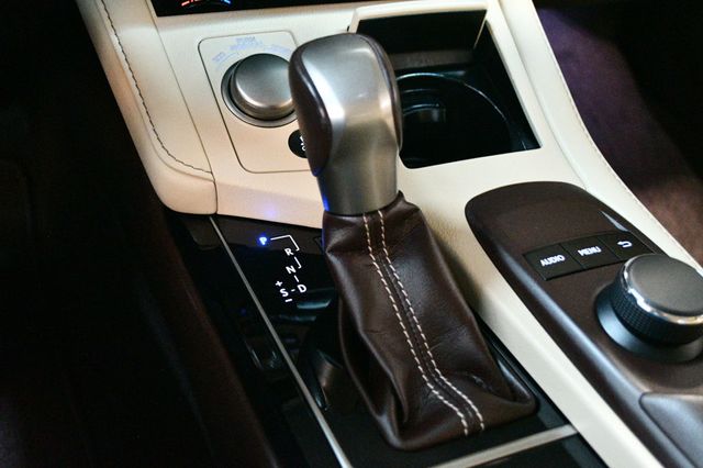 2017 Lexus ES ES 350 Sedan - 22937557 - 63