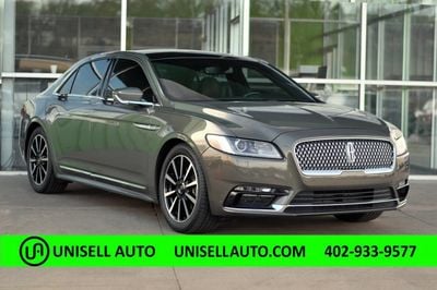 2017 Lincoln Continental Reserve's photo