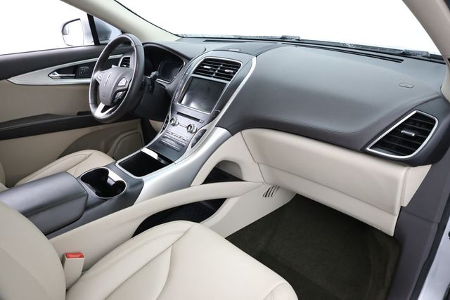 2017 Lincoln MKX Premiere FWD - 22939321 - 21