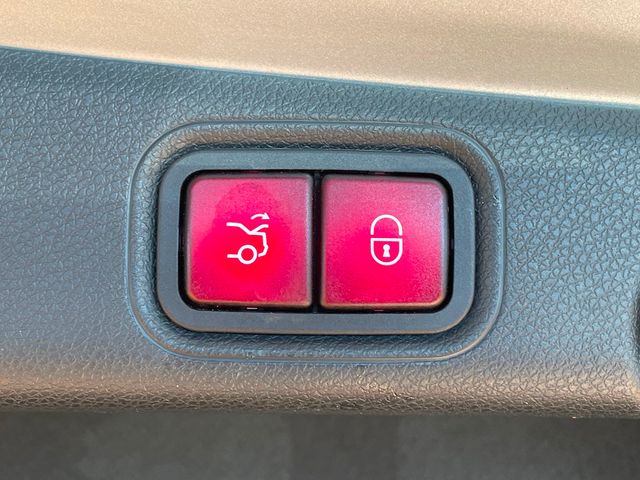 2017 Mercedes-Benz E-Class E 300 Sport 4MATIC Sedan - 22938197 - 25