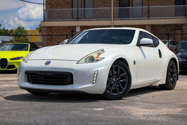 2017 Nissan 370Z Coupe Automatic - 22887316 - 0