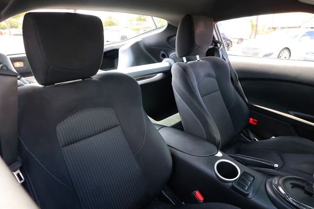 2017 Nissan 370Z Coupe Automatic - 22887316 - 11