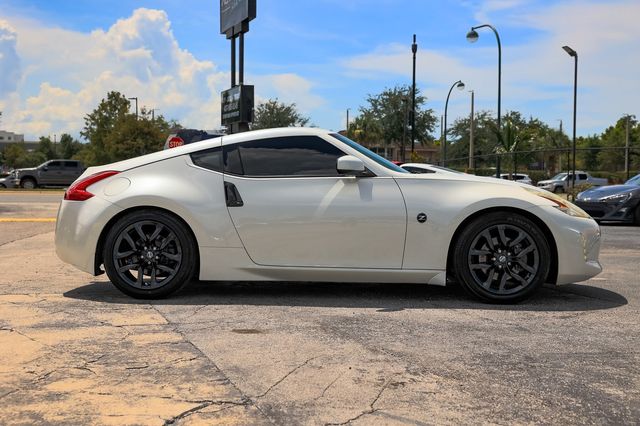 2017 Nissan 370Z Coupe Automatic - 22887316 - 14