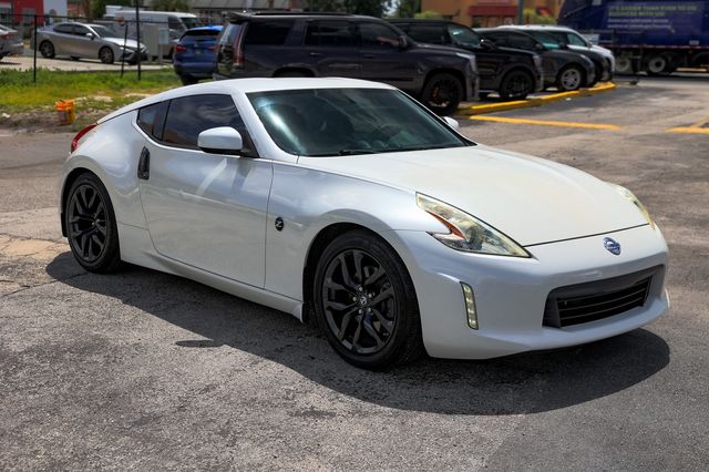2017 Nissan 370Z Coupe Automatic - 22887316 - 16