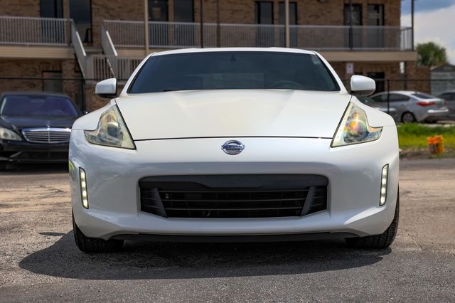 2017 Nissan 370Z Coupe Automatic - 22887316 - 18