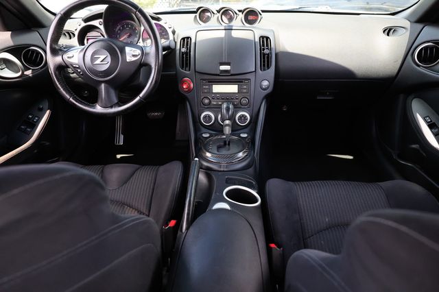 2017 Nissan 370Z Coupe Automatic - 22887316 - 1