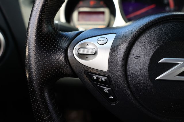 2017 Nissan 370Z Coupe Automatic - 22887316 - 21