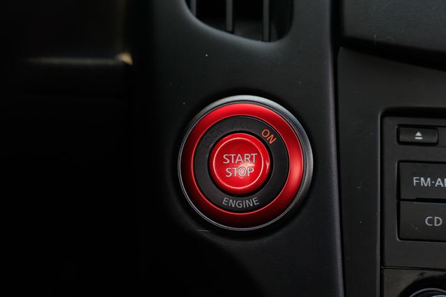 2017 Nissan 370Z Coupe Automatic - 22887316 - 25
