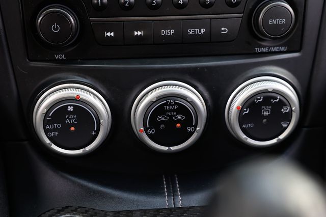 2017 Nissan 370Z Coupe Automatic - 22887316 - 27