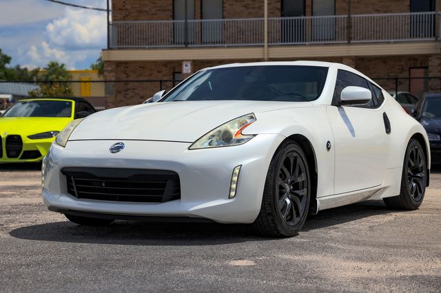 2017 Nissan 370Z Coupe Automatic - 22887316 - 2