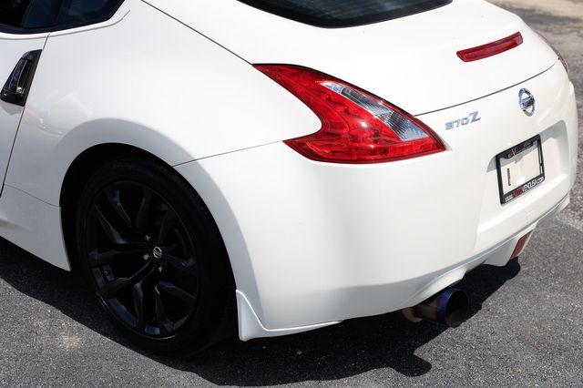 2017 Nissan 370Z Coupe Automatic - 22887316 - 33