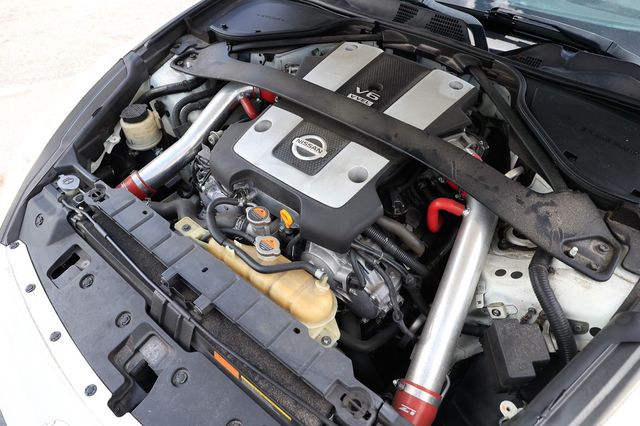 2017 Nissan 370Z Coupe Automatic - 22887316 - 46