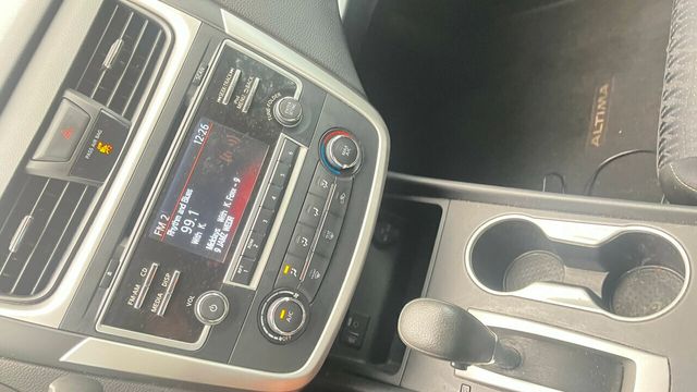 2017 Nissan Altima  - 22296102 - 3