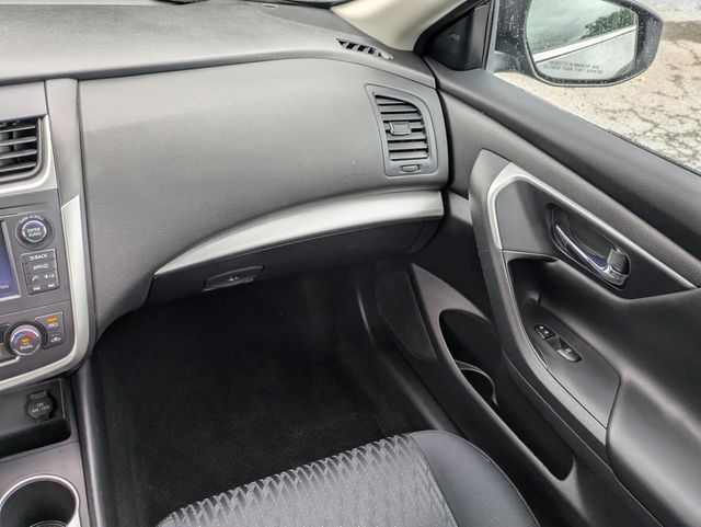 2017 Nissan Altima  - 22928117 - 15