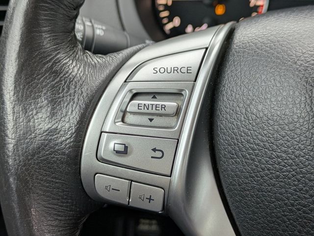 2017 Nissan Altima  - 22928117 - 25