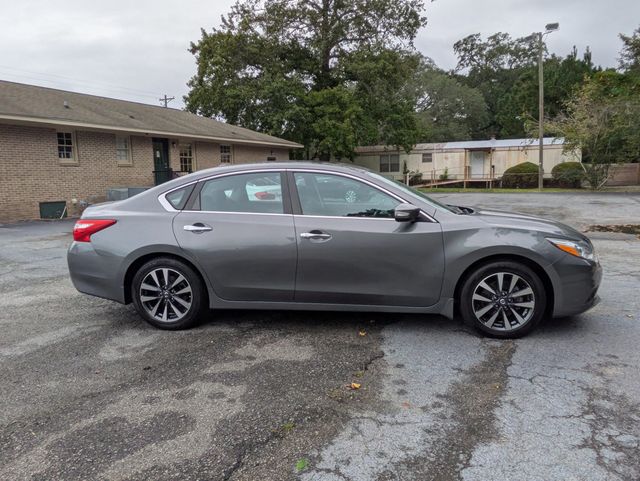 2017 Nissan Altima  - 22928117 - 2