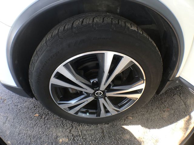 2017 Nissan Rogue SV - 22932704 - 9