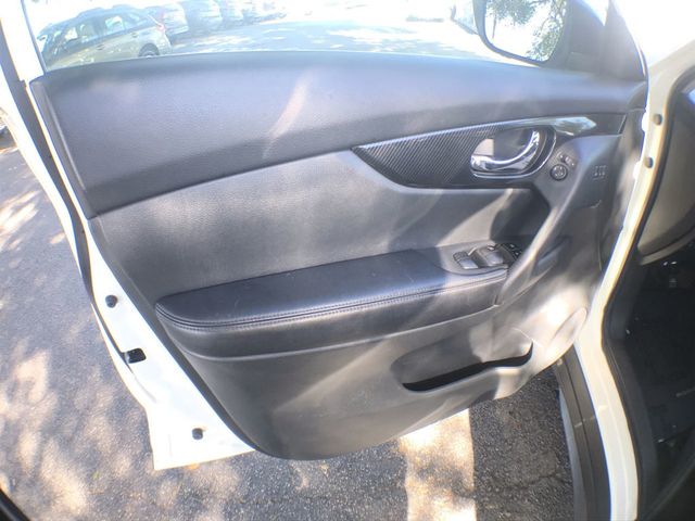 2017 Nissan Rogue SV - 22932704 - 11