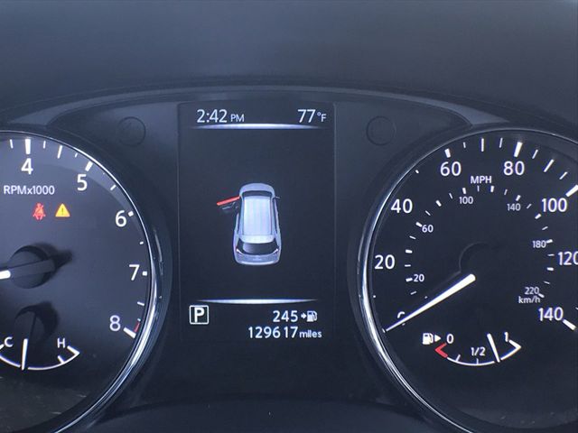 2017 Nissan Rogue SV - 22932704 - 15