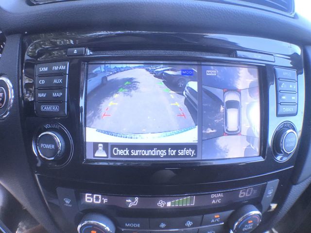 2017 Nissan Rogue SV - 22932704 - 17