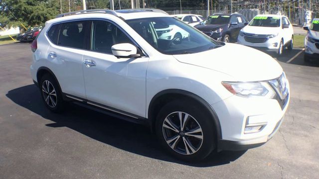2017 Nissan Rogue SV - 22932704 - 1