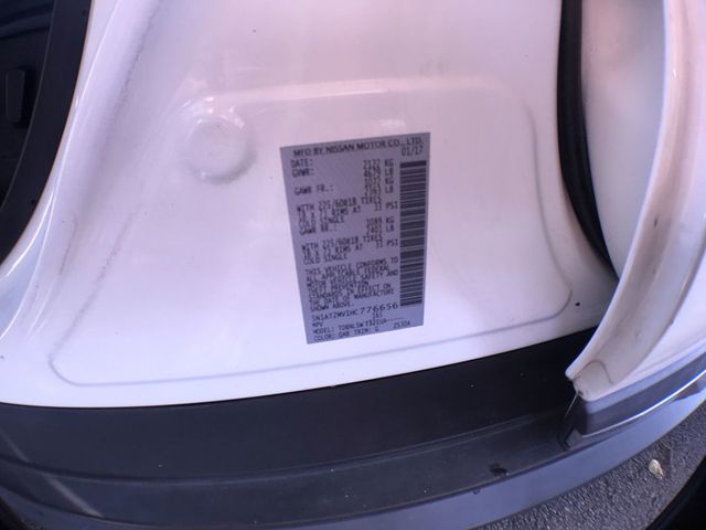 2017 Nissan Rogue SV - 22932704 - 24