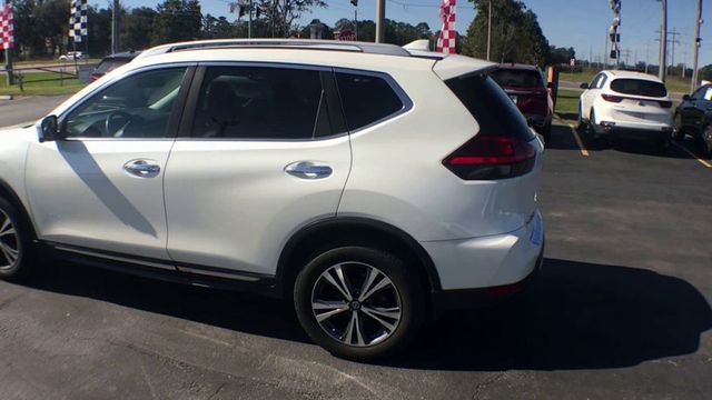 2017 Nissan Rogue SV - 22932704 - 5