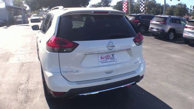 2017 Nissan Rogue SV - 22932704 - 6