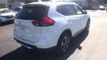 2017 Nissan Rogue SV - 22932704 - 7