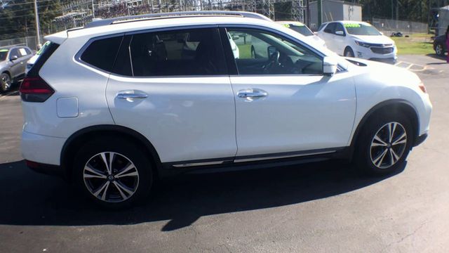 2017 Nissan Rogue SV - 22932704 - 8
