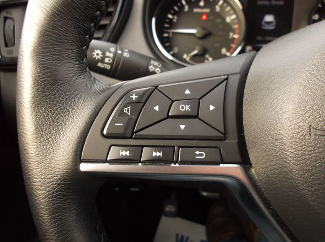 2017 Nissan ROGUE SPORT AWD. NAVIGATION  ONE OWNER  BLIND SPOT MONITOR  HEATED SEATS - 20603032 - 18