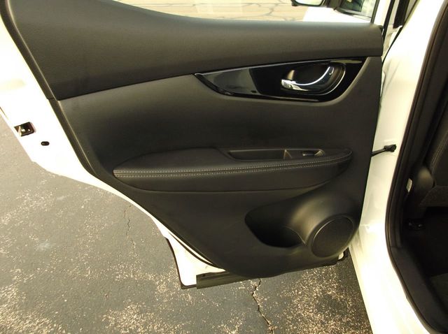 2017 Nissan ROGUE SPORT AWD. NAVIGATION  ONE OWNER  BLIND SPOT MONITOR  HEATED SEATS - 20603032 - 27