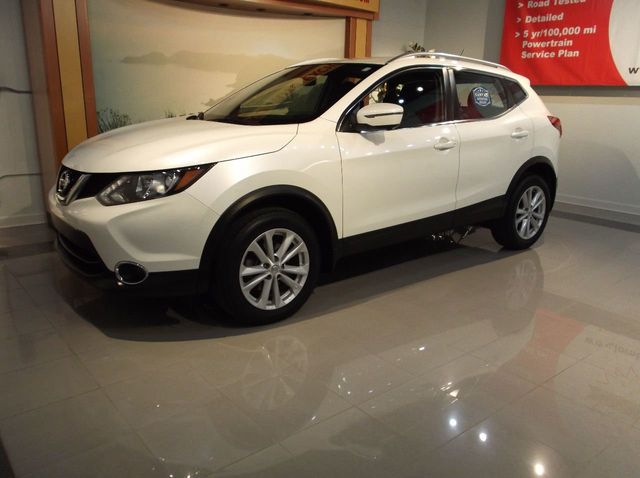 2017 Nissan ROGUE SPORT AWD. NAVIGATION  ONE OWNER  BLIND SPOT MONITOR  HEATED SEATS - 20603032 - 2