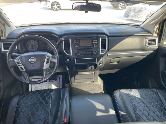 2017 Nissan Titan 4x2 Crew Cab S - 22919037 - 10