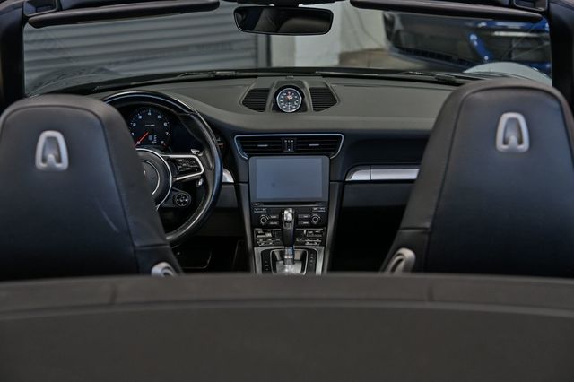 2017 Porsche 911 Carrera Cabriolet - 22940196 - 17