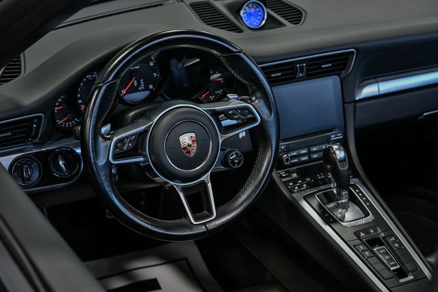 2017 Porsche 911 Carrera Cabriolet - 22940196 - 18
